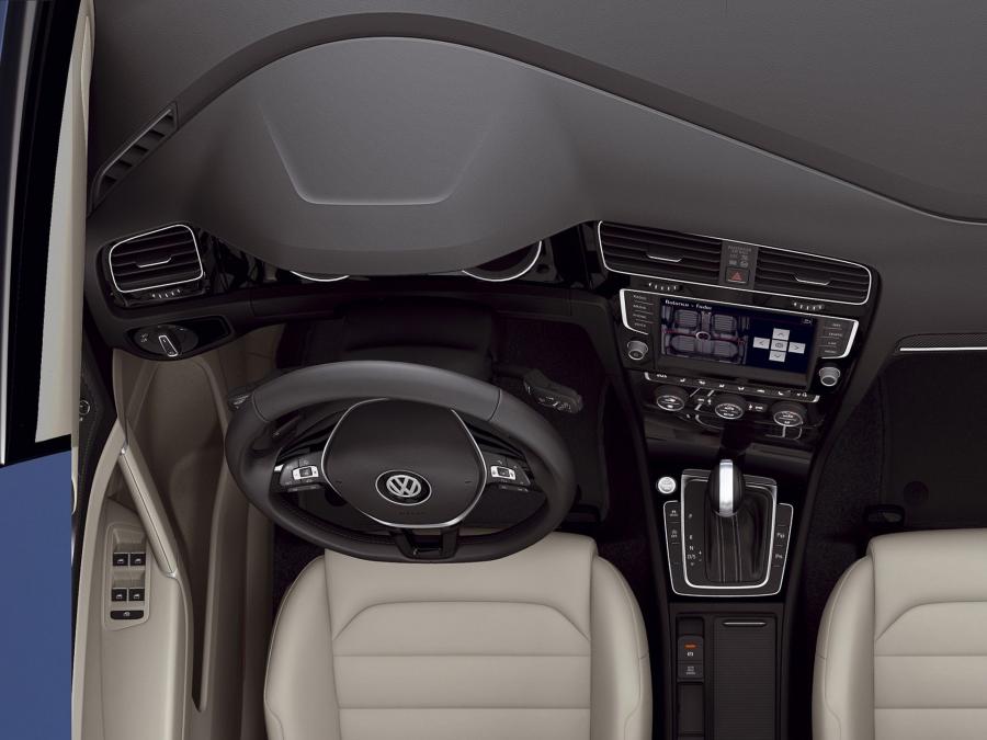  Volkswagen Golf TSI BlueMotion 2012 года  (фото 8 из 33)